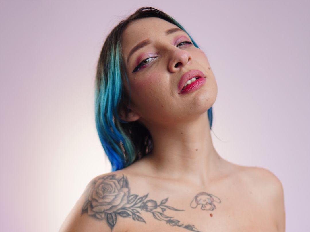 Iamhotestkitty's profile - Image n°2