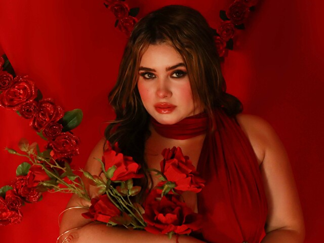 ileniaRosell's profile - Image n°1