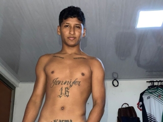 Sexo por webcam con Isaacinchesx