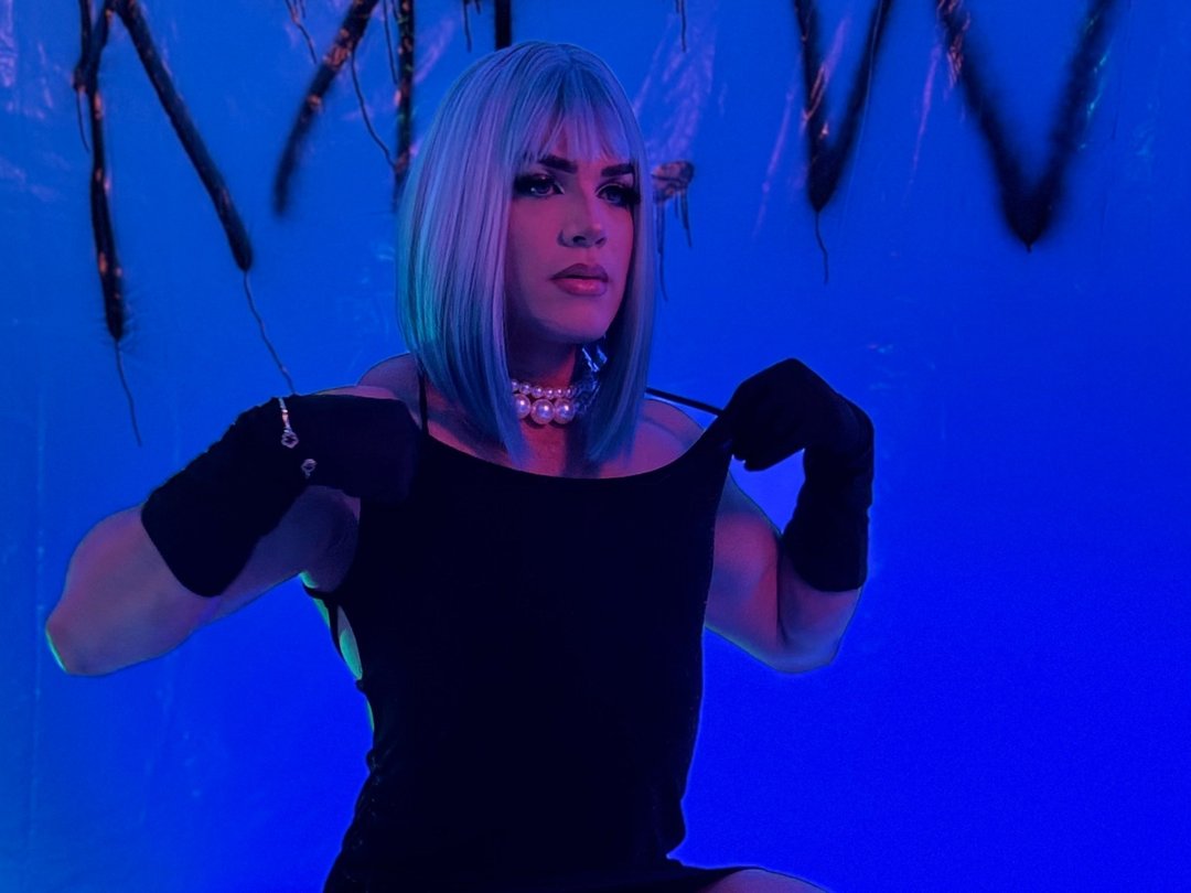 Perfil con Isabella_Hilton - Imagen  n°2