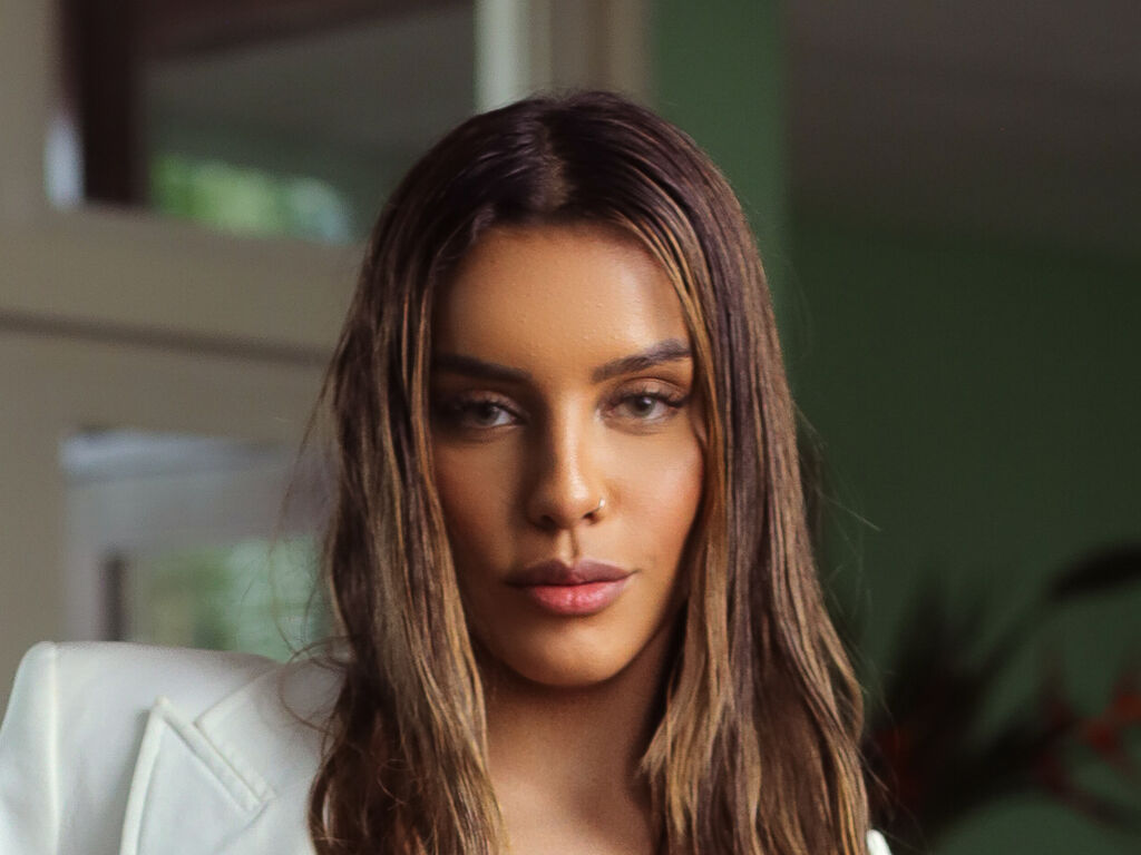 Isabellacarvalho's profile - Image n°1