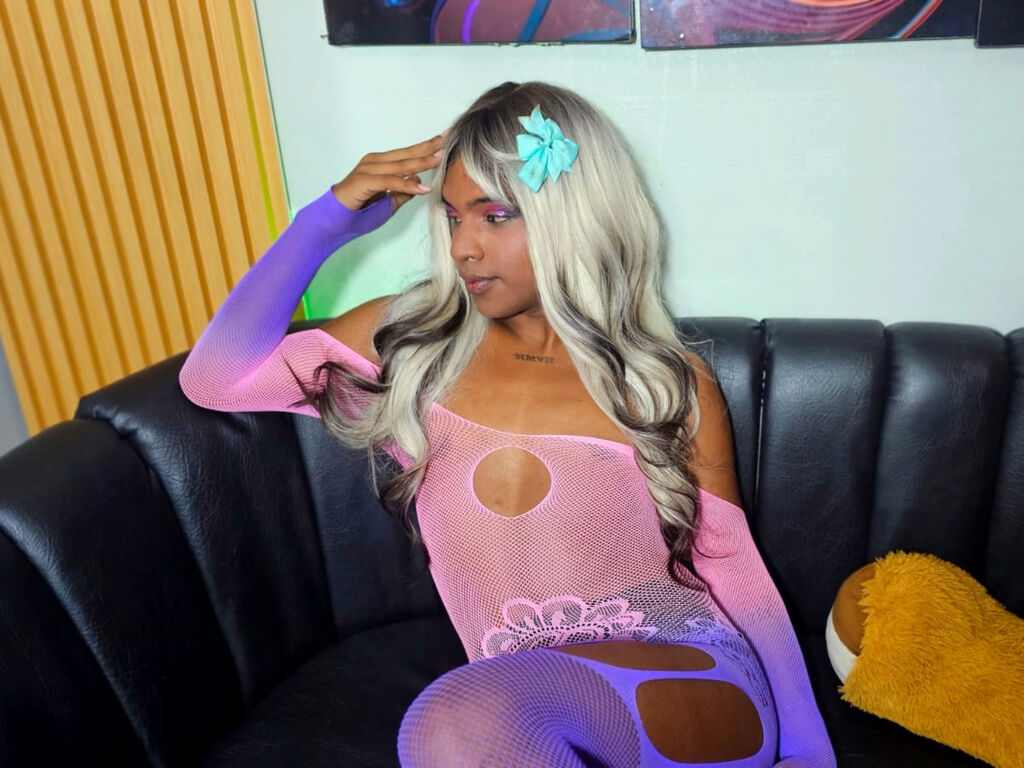 Isisponce's profile - Image n°0