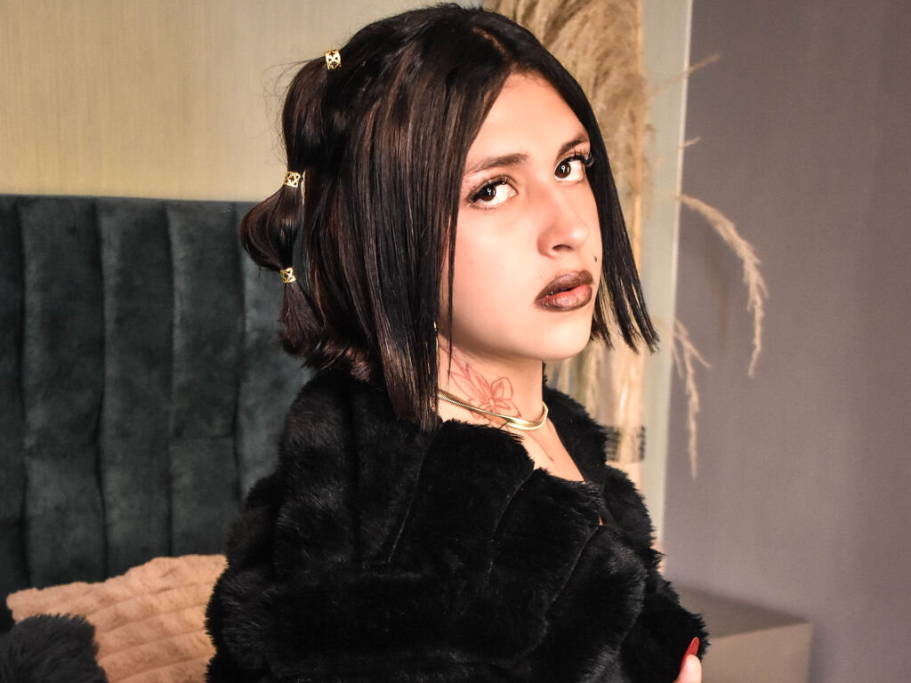 Isisrossi's profile - Image n°1
