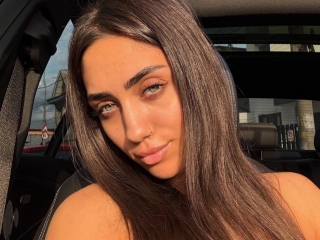 Islucycherry's Sexcam