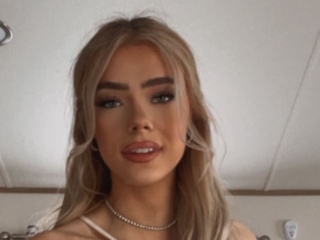 Ittybittytitties's Sexcam