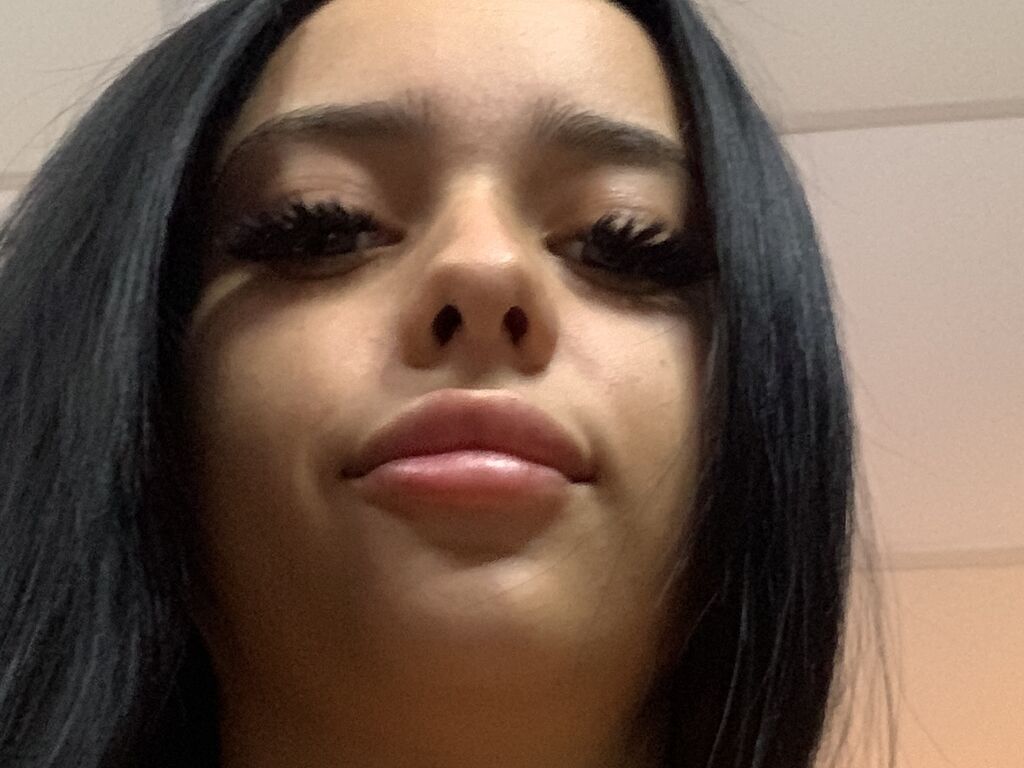 Iulialoana's profile - Image n°0