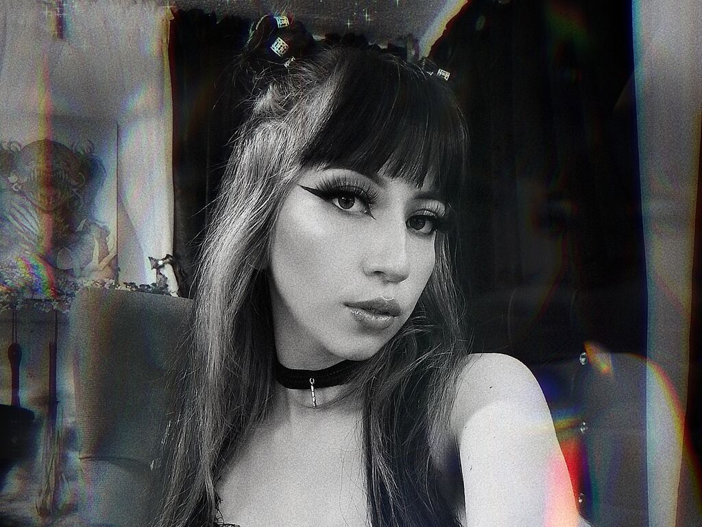 Izabennett's profile - Image n°0