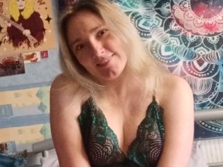 Izzylove47's Sexcam