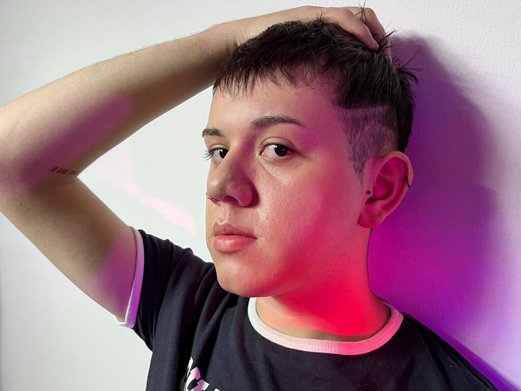 Jameshalls's profile - Image n°0