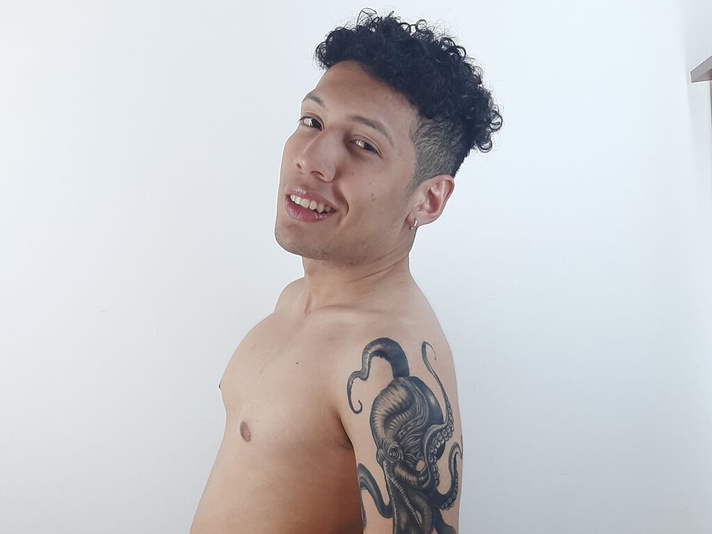 Janieladam's profile - Image n°4