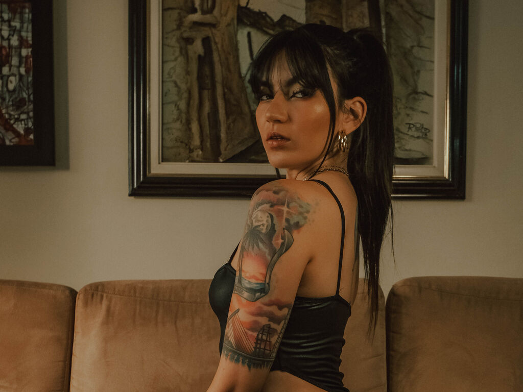 Jannishoney's profile - Image n°1