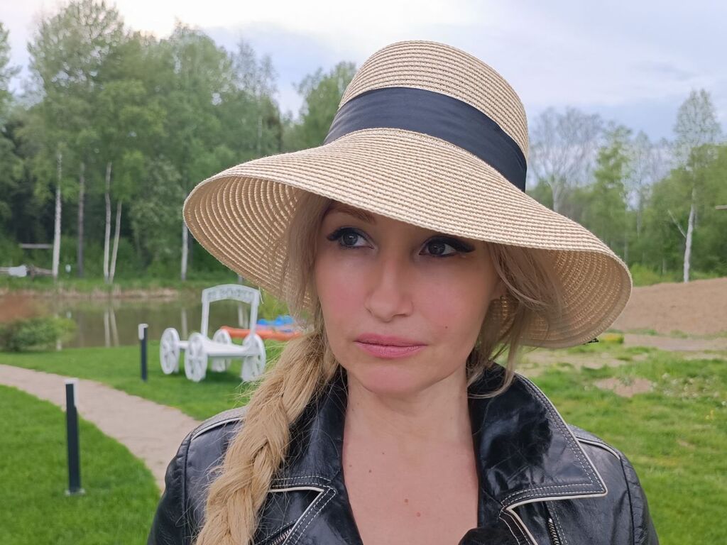 Jasminrom's profile - Image n°0