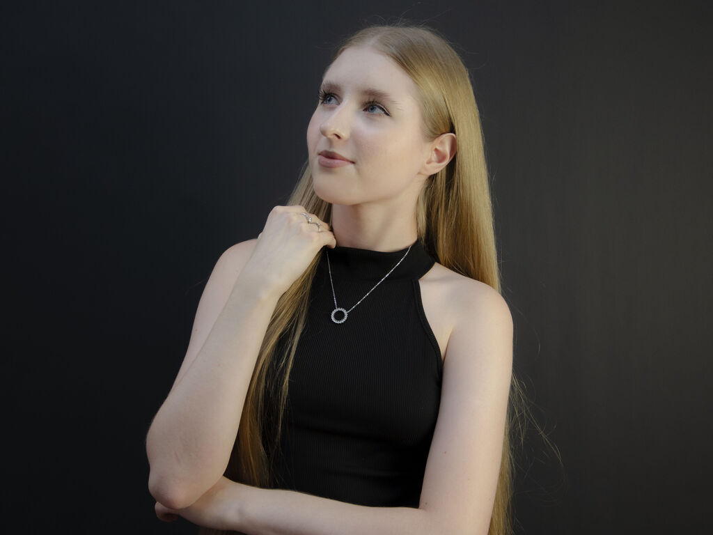 Jayneeaton's profile - Image n°0