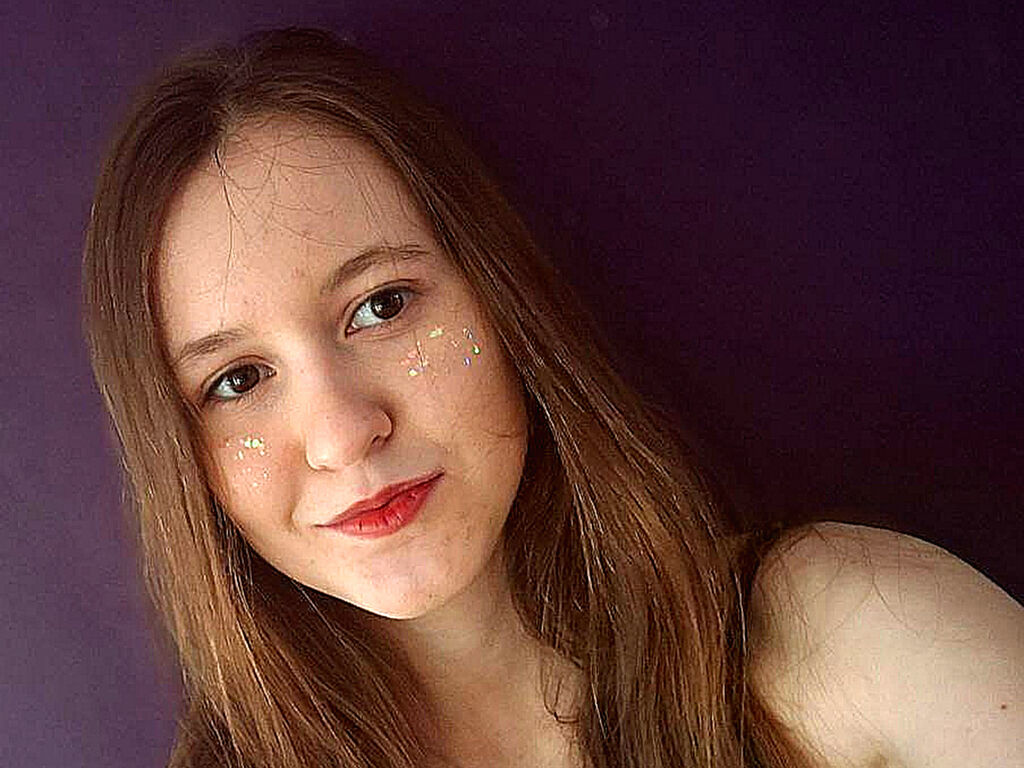Jennalewis's profile - Image n°1