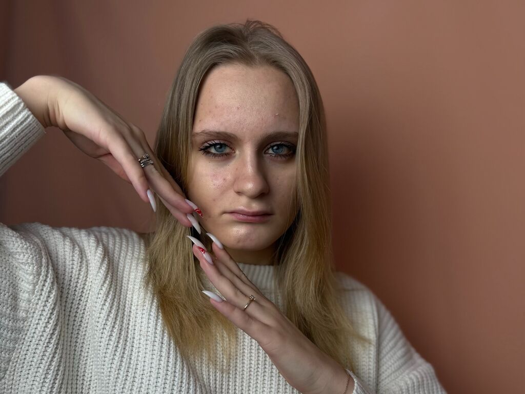 Joangammell's profile - Image n°1