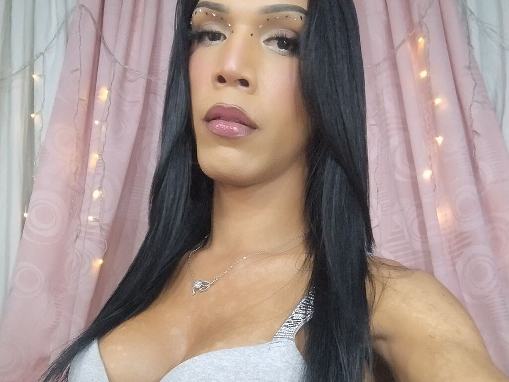 JohnsonApril's profile - Image n°1