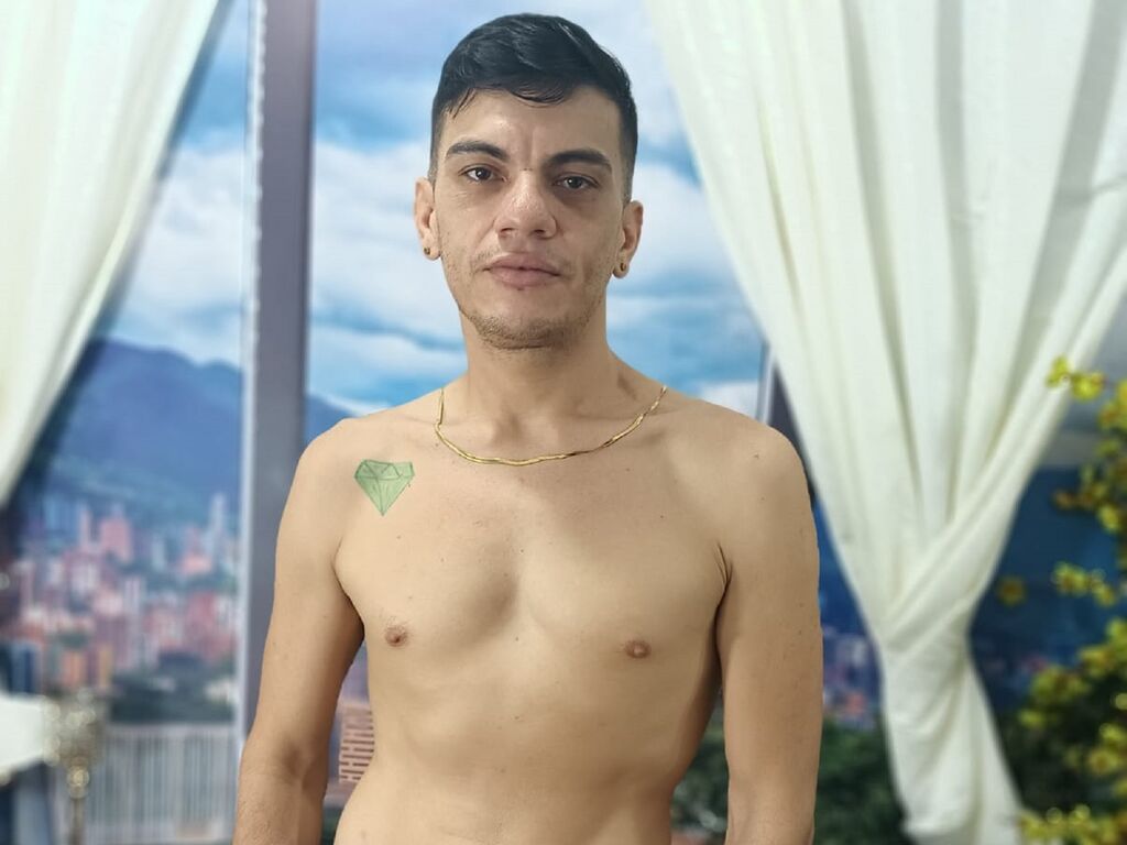 Jonnyestrada's profile - Image n°0