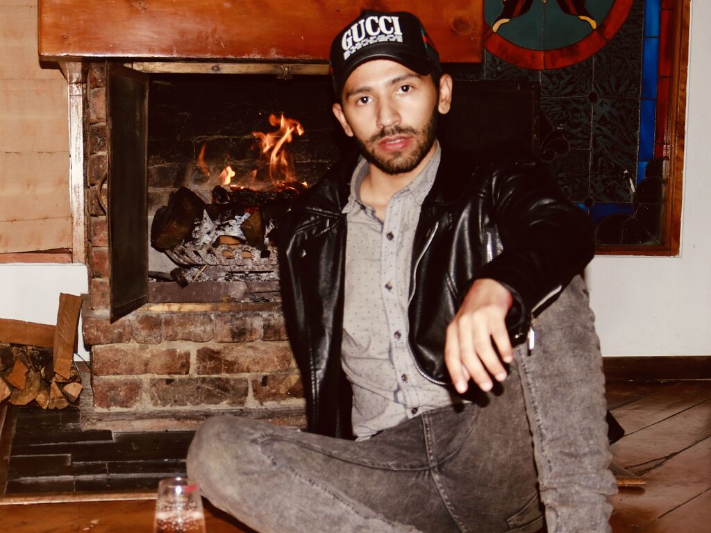 Joshcastro's profile - Image n°1
