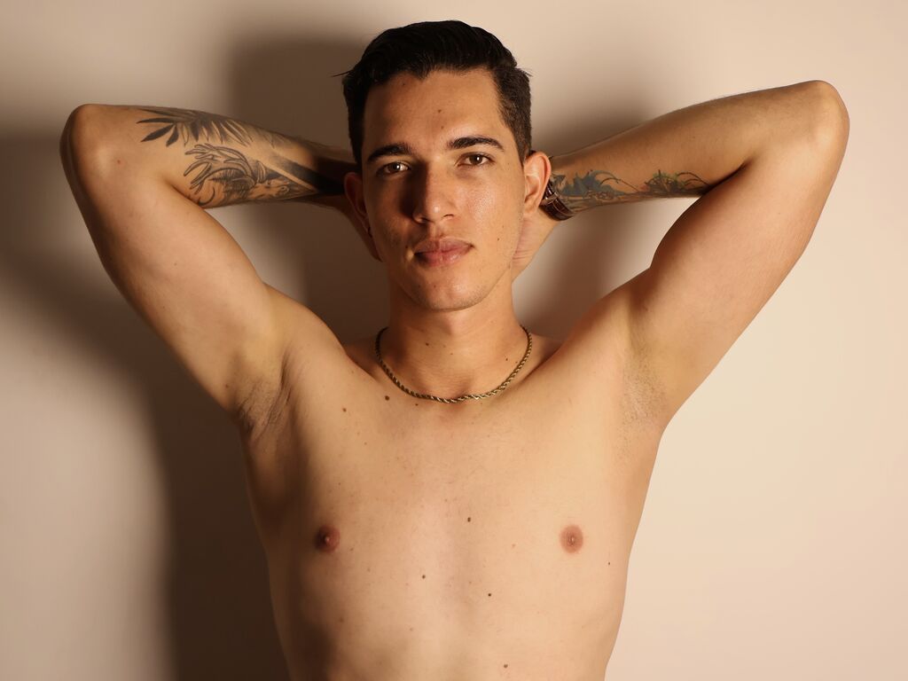 Joshualewis's profile - Image n°0