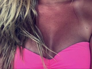 Juicyblonde4u's Sexcam
