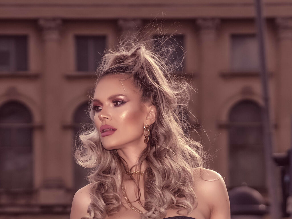 JuliaAzzuro's profile - Image n°4