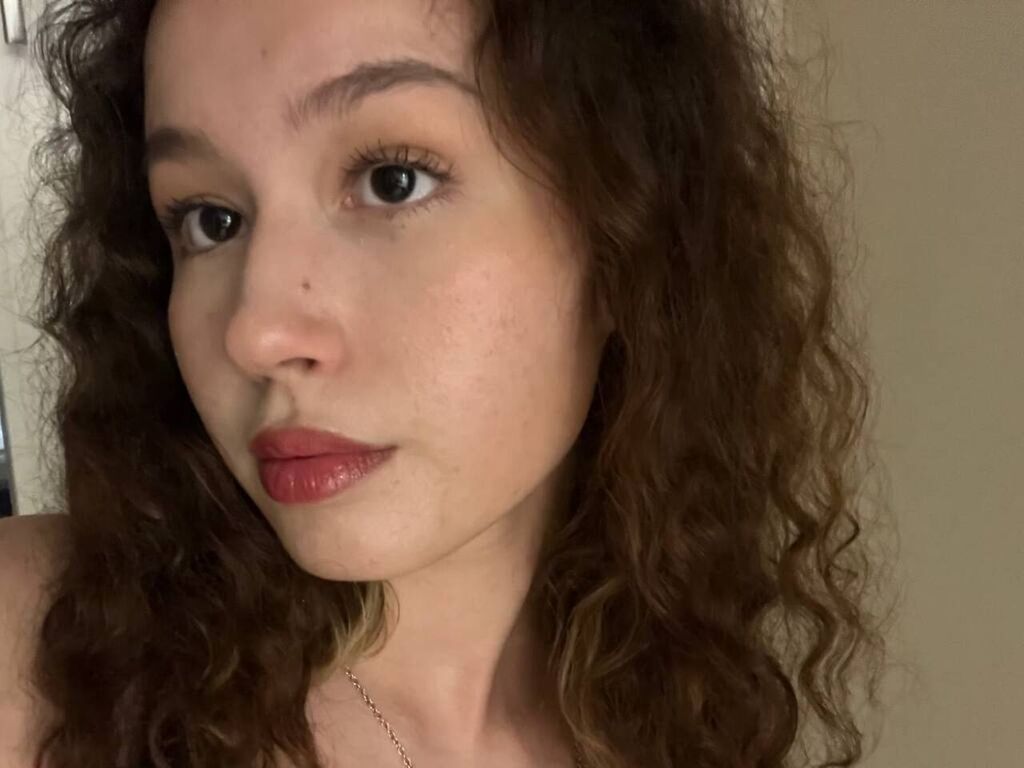 Julianacharton's profile - Image n°1