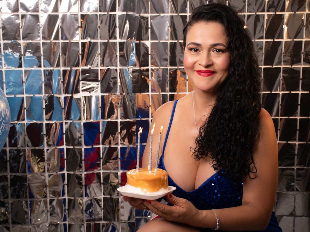 Julianamartines's profile - Image n°2