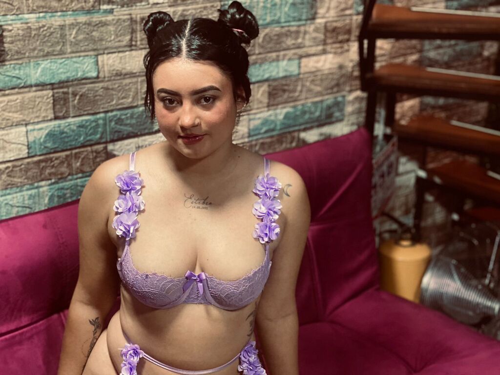 Julianarouse's profile - Image n°0