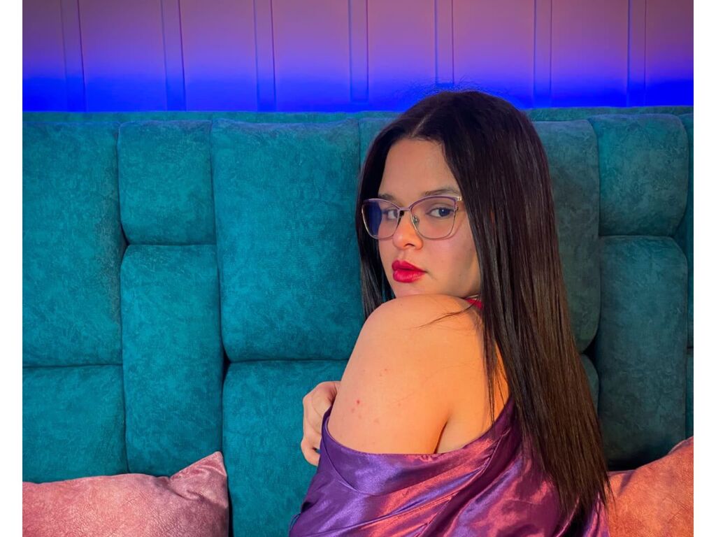 Julianawest's profile - Image n°0