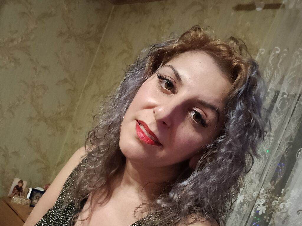 Juliavellin's profile - Image n°0