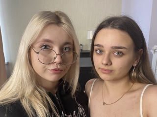 Webcam sex con Julieandlira