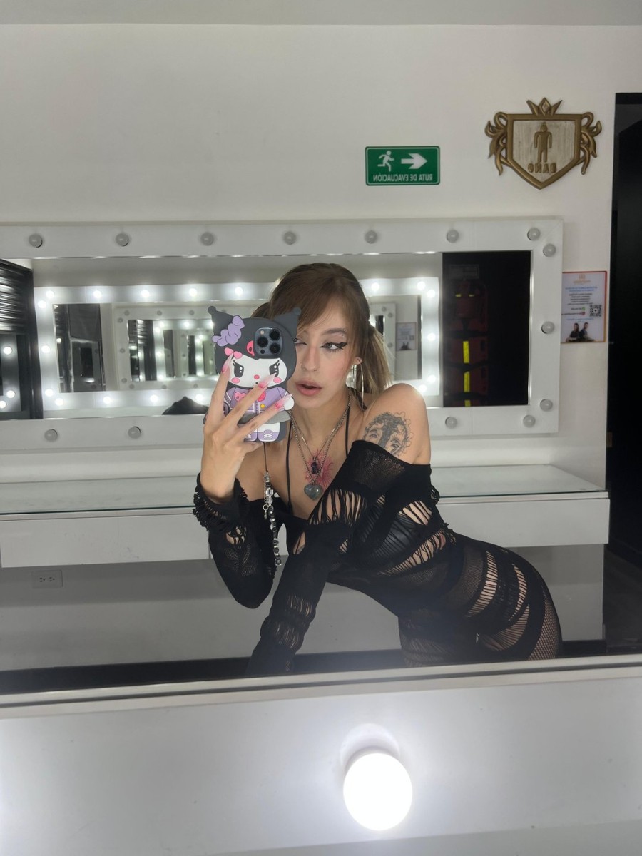 Juneevanss's profile - Image n°3