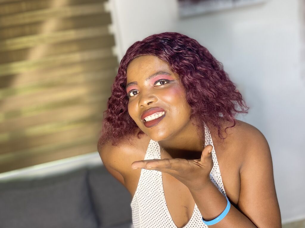 Juneray's profile - Image n°1