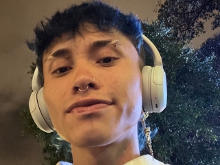 Sexo por webcam con Junior_2311