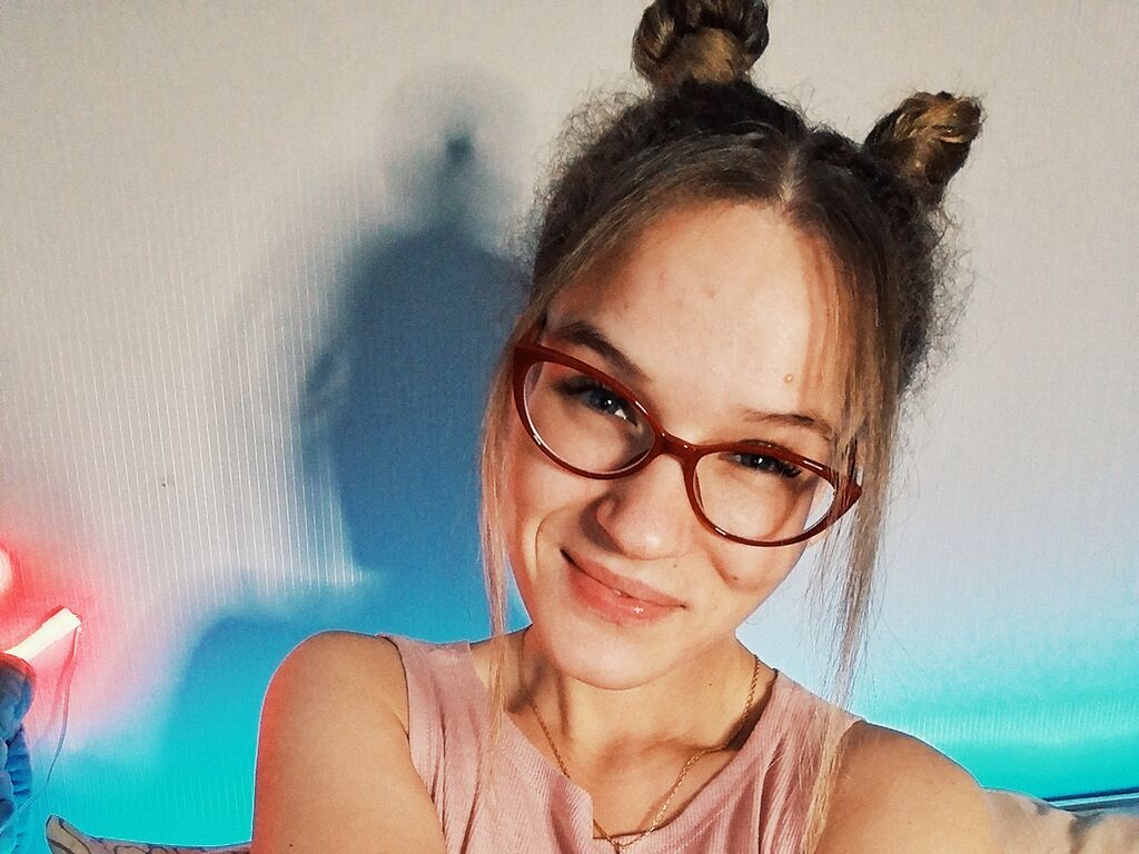 Justholly's profile - Image n°1