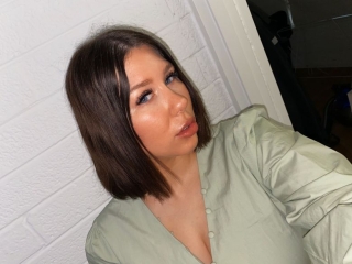 Webcam sex met KyraFae