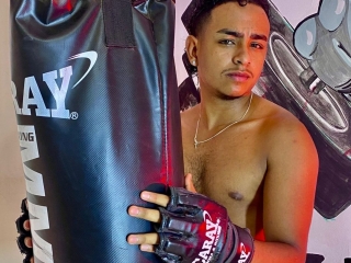 Sexo por webcam con Kamii_Big555