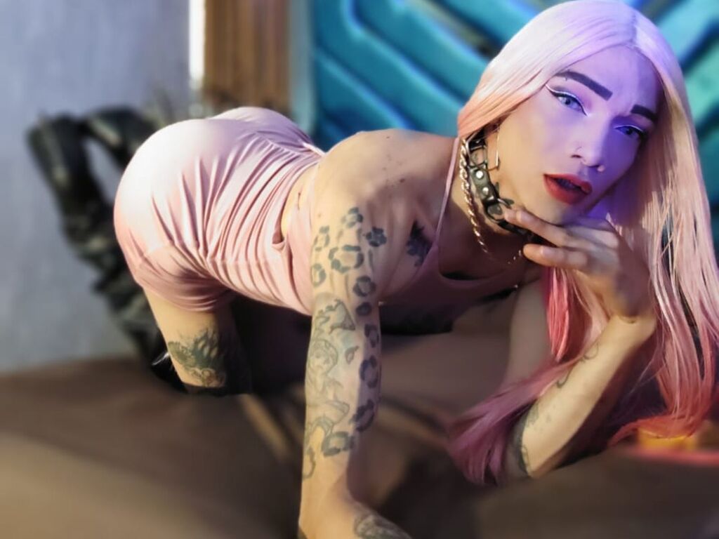 Karenhillton's profile - Image n°1