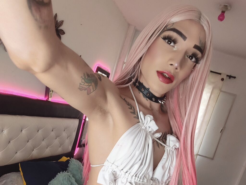 Karenmesax's profile - Image n°2
