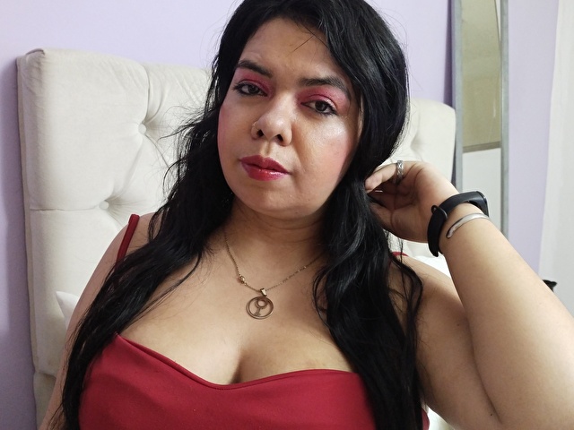 Karlasexyhot's profile - Image n°0