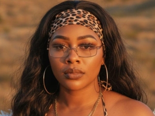 Sexo por webcam con Karolainggomes