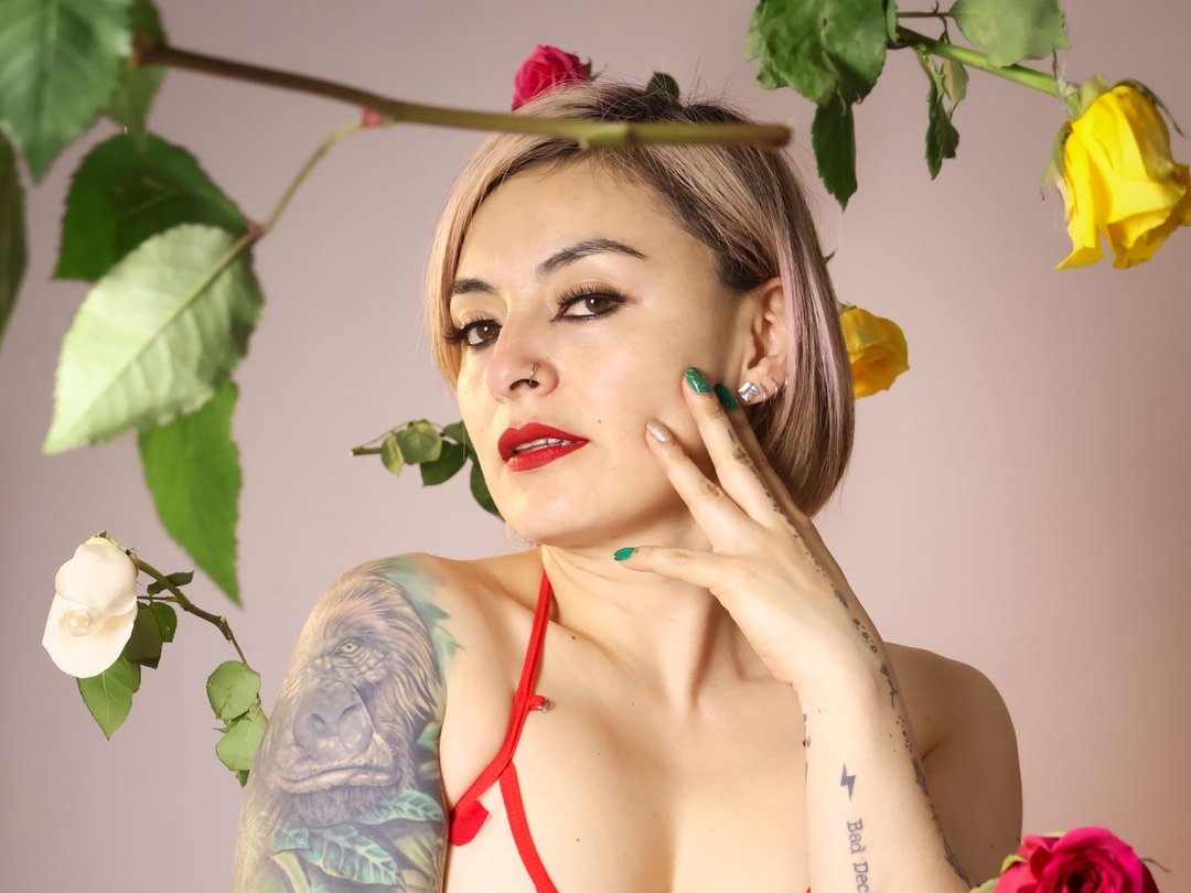 Kat_Paradisse's profile - Image n°0