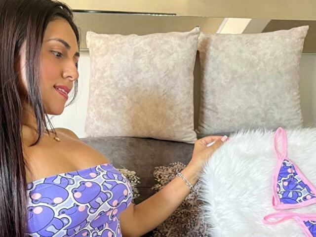 KatiaMoore's profiel - Afbeelding n°12