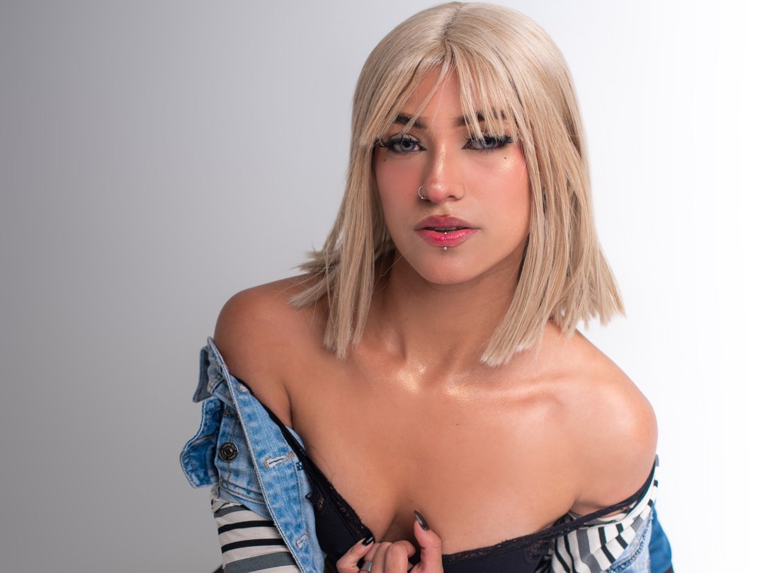 Katierougee's profile - Image n°0