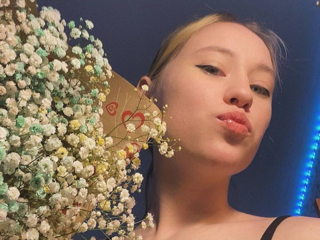 Keeleyhambelton's profile - Image n°0