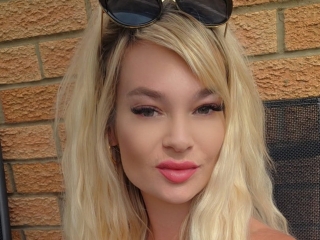 Webcam sex with Kiki_Xx