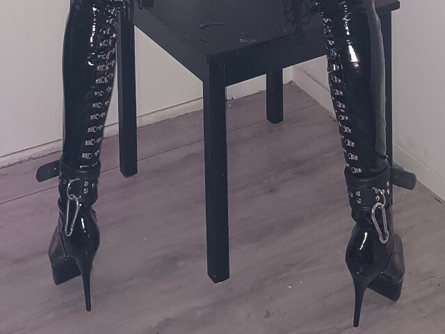 kinkyshow's profile - Image n°3