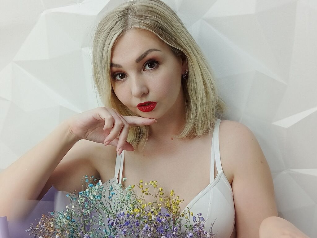 Kiracullen's profile - Image n°0
