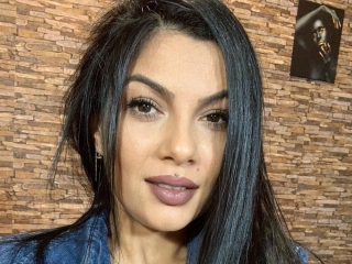 Sexo por webcam con Kiradesirex