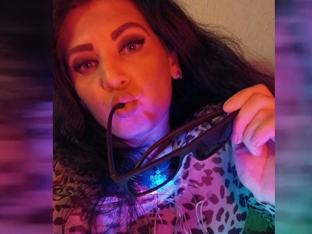 Kiraholoway's profile - Image n°1